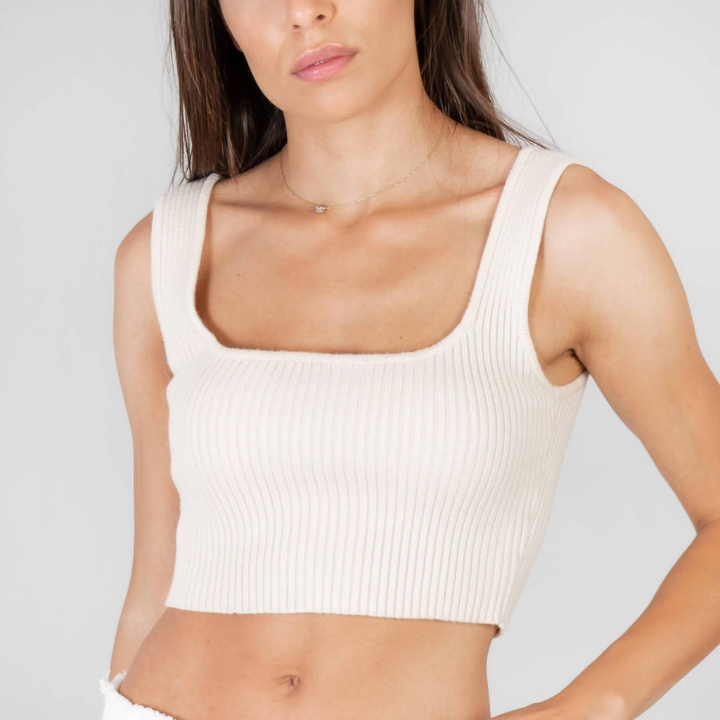 Short knitted top with wide shoulder strap - LEIVIPMARKETPLACE