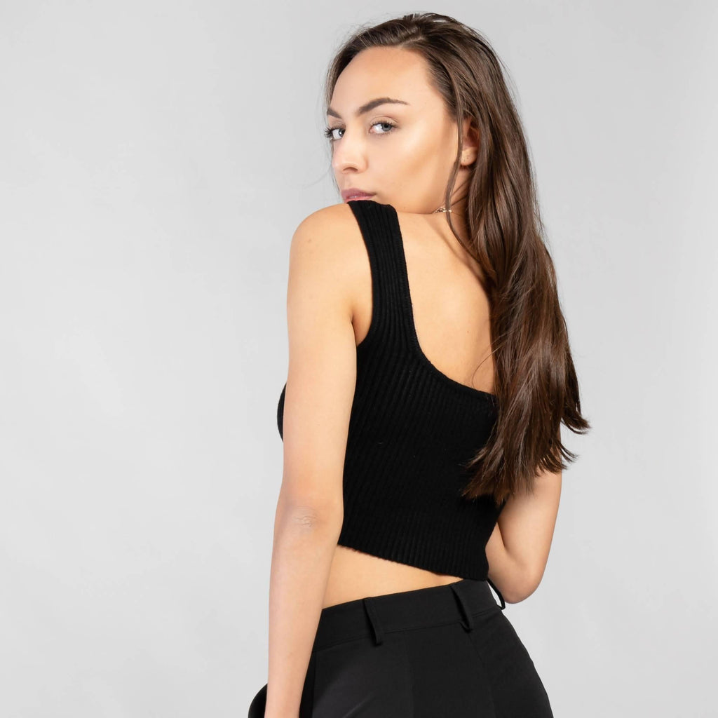Short knitted top with wide shoulder strap - LEIVIPMARKETPLACE