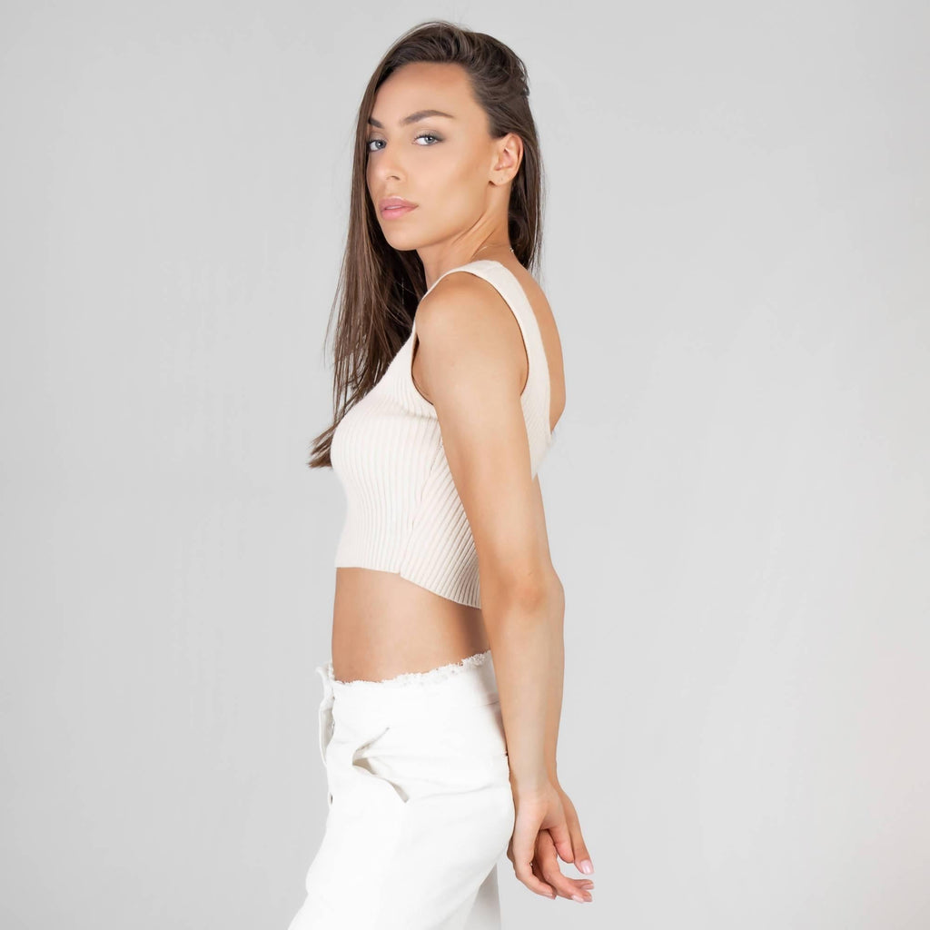 Short knitted top with wide shoulder strap - LEIVIPMARKETPLACE