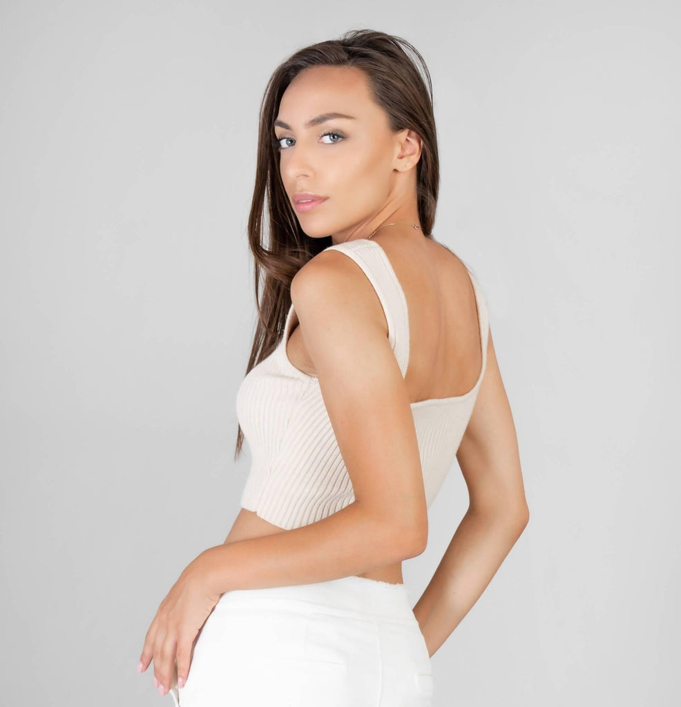 Short knitted top with wide shoulder strap - LEIVIPMARKETPLACE